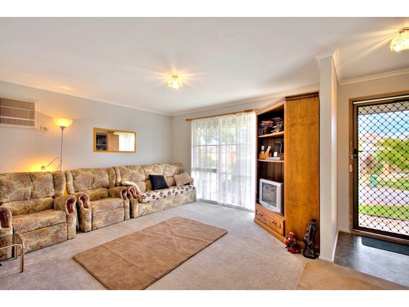 1 Ingram Close, Narre Warren VIC 3805