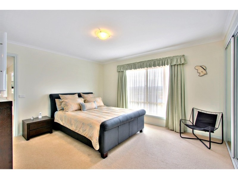 30 John Joseph Court, Narre Warren North VIC 3804