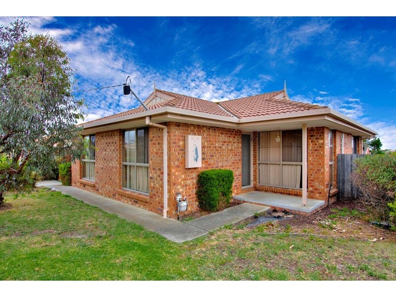 92 Warana Drive, Hampton Park VIC 3976