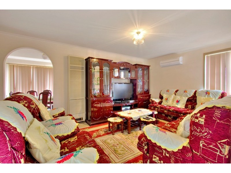 92 Warana Drive, Hampton Park VIC 3976