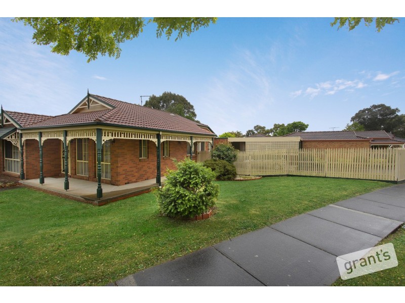 27 Adelaide Close, Berwick VIC 3806