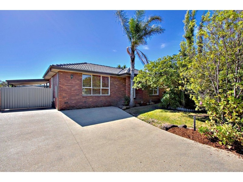 8 Francis Court, Narre Warren VIC 3805