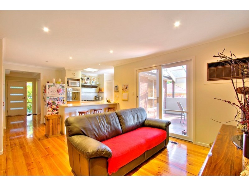 8 Francis Court, Narre Warren VIC 3805