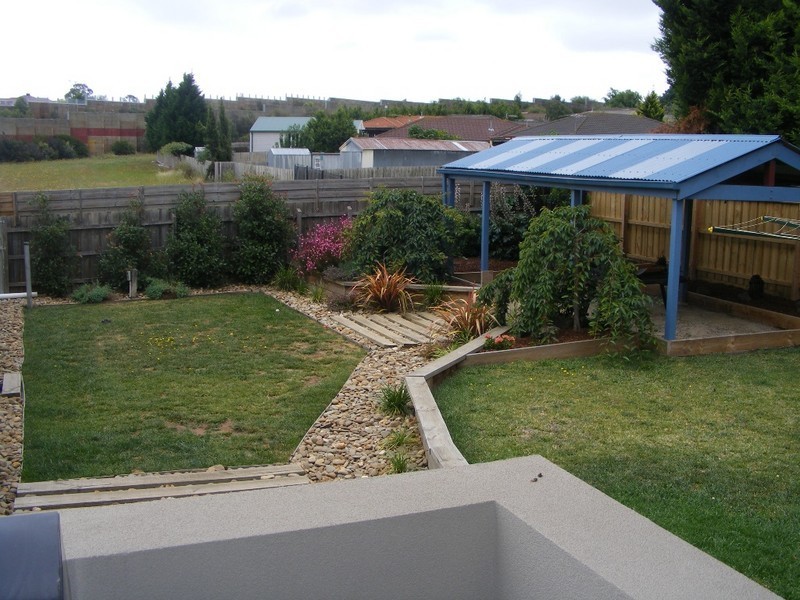 8 Francis Court, Narre Warren VIC 3805