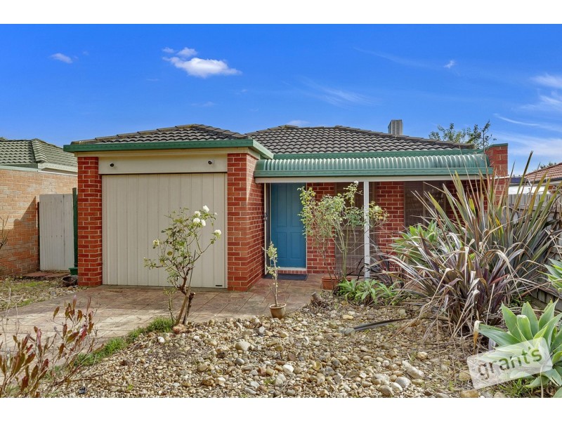 12 Merrijig Avenue, Cranbourne VIC 3977