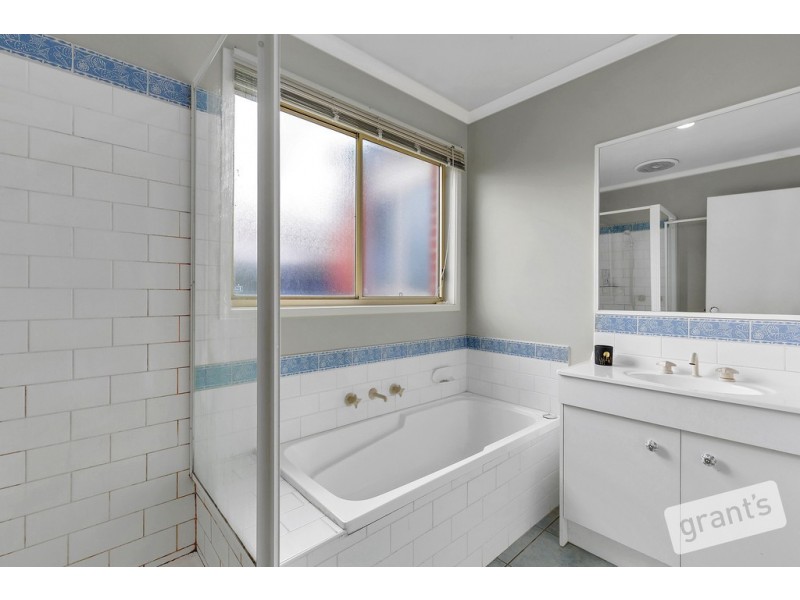 12 Merrijig Avenue, Cranbourne VIC 3977