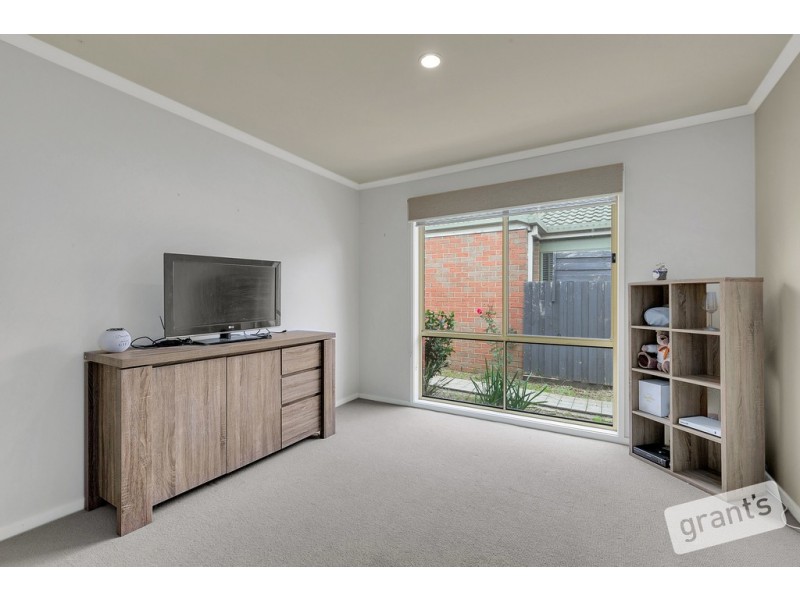 12 Merrijig Avenue, Cranbourne VIC 3977