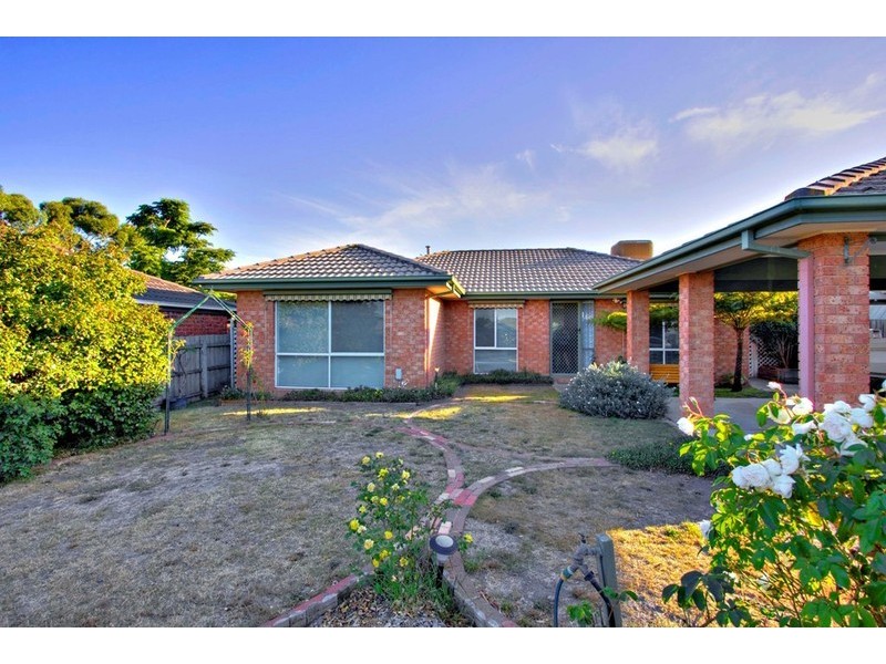2 Nana Walk, Narre Warren South VIC 3805