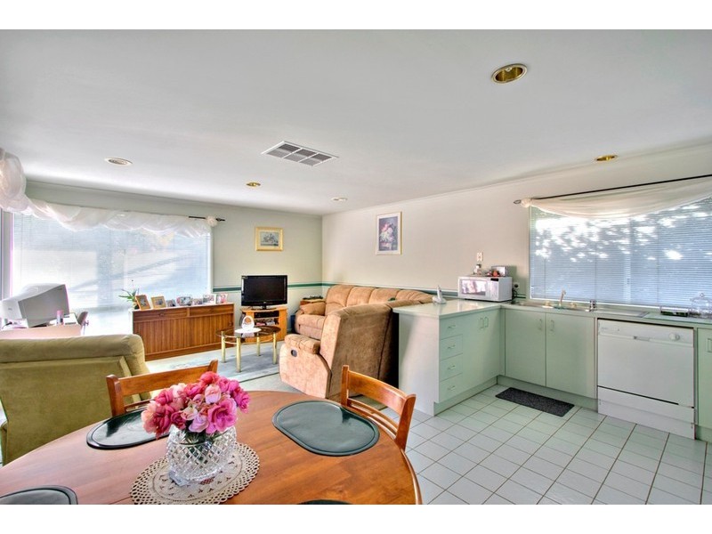 2 Nana Walk, Narre Warren South VIC 3805