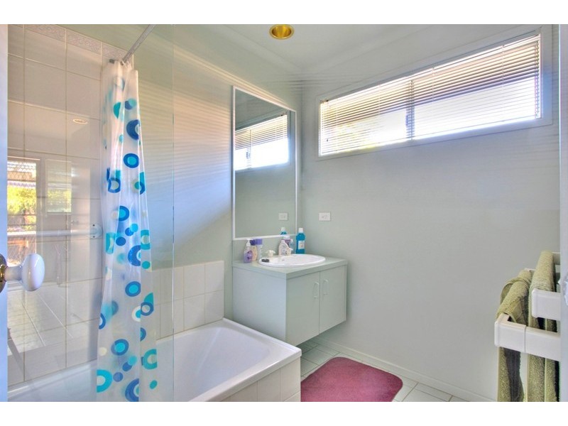 2 Nana Walk, Narre Warren South VIC 3805