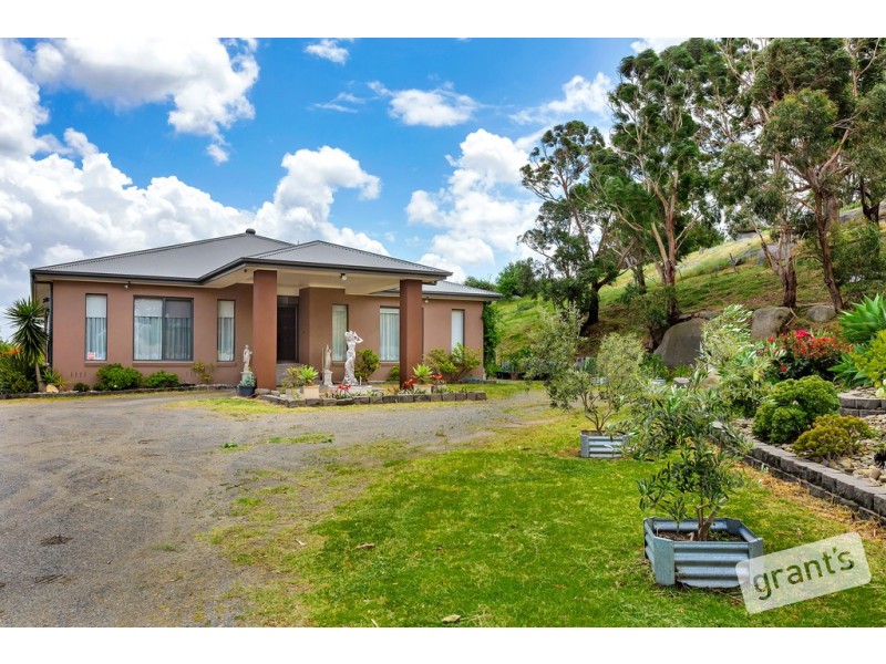 23-33 Aurisch Drive, Narre Warren North VIC 3804