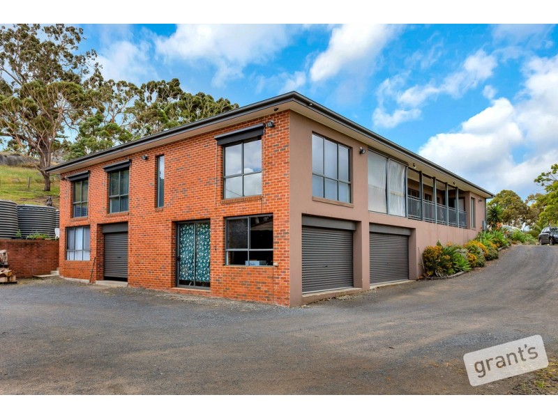 23-33 Aurisch Drive, Narre Warren North VIC 3804