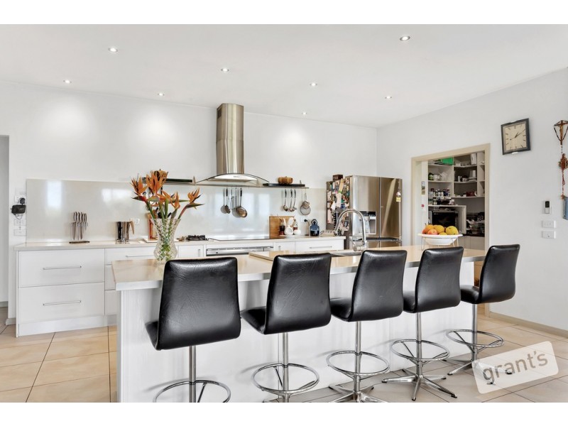 23-33 Aurisch Drive, Narre Warren North VIC 3804