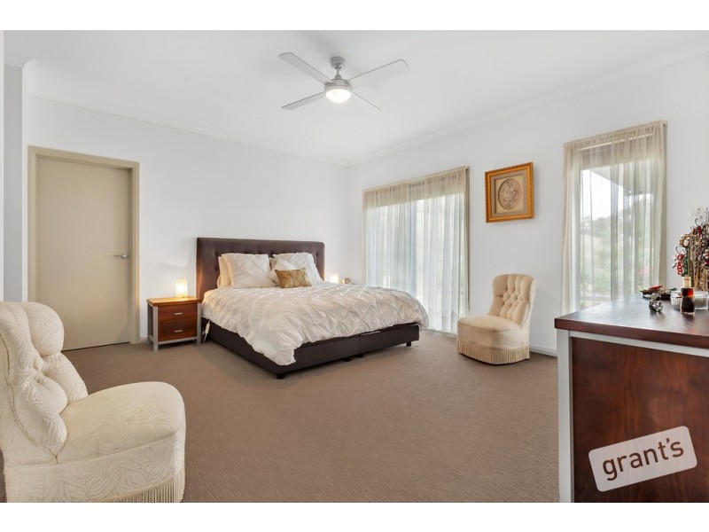 23-33 Aurisch Drive, Narre Warren North VIC 3804