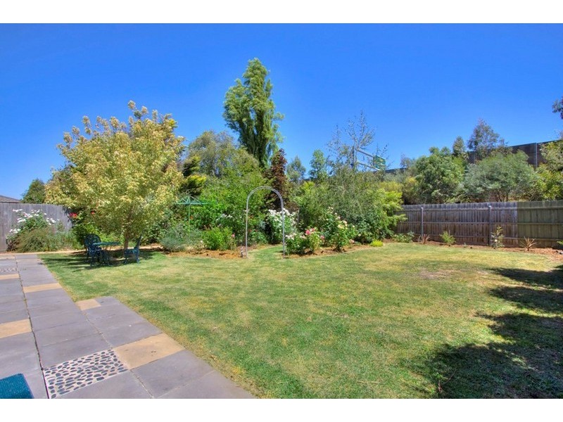 6 Adele Close, Narre Warren VIC 3805