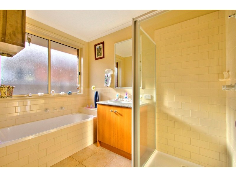 17 Greg Court, Narre Warren VIC 3805