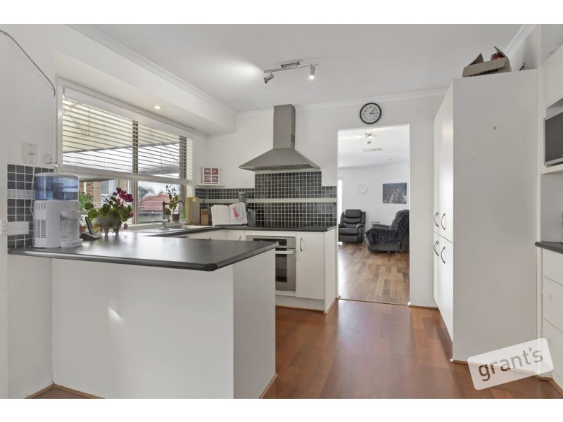 9 Candlebark Close, Hampton Park VIC 3976