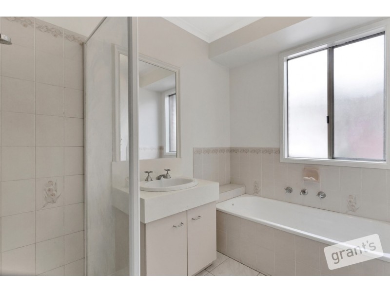 9 Candlebark Close, Hampton Park VIC 3976