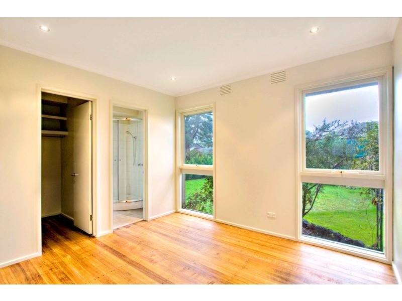 4 Lloyd Avenue, Narre Warren VIC 3805