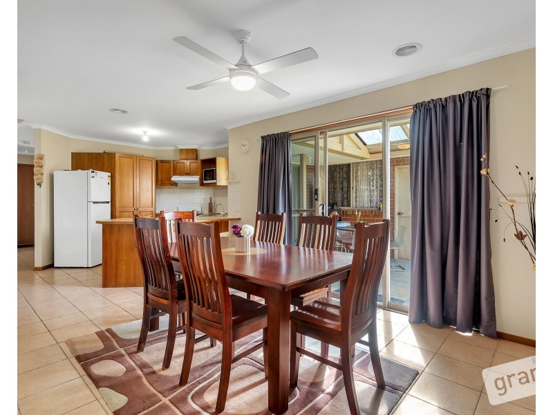 58 Courtenay Avenue, Cranbourne North VIC 3977