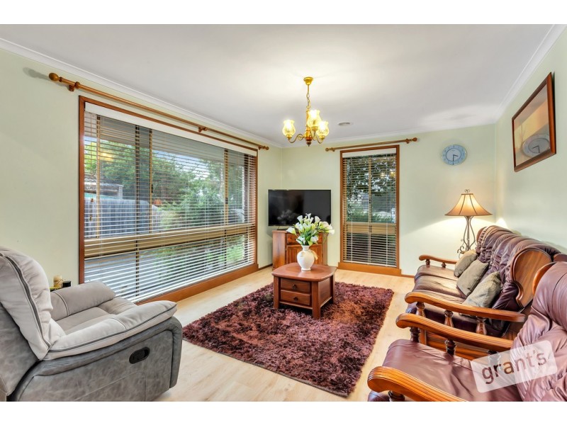 169 Endeavour Drive, Cranbourne North VIC 3977