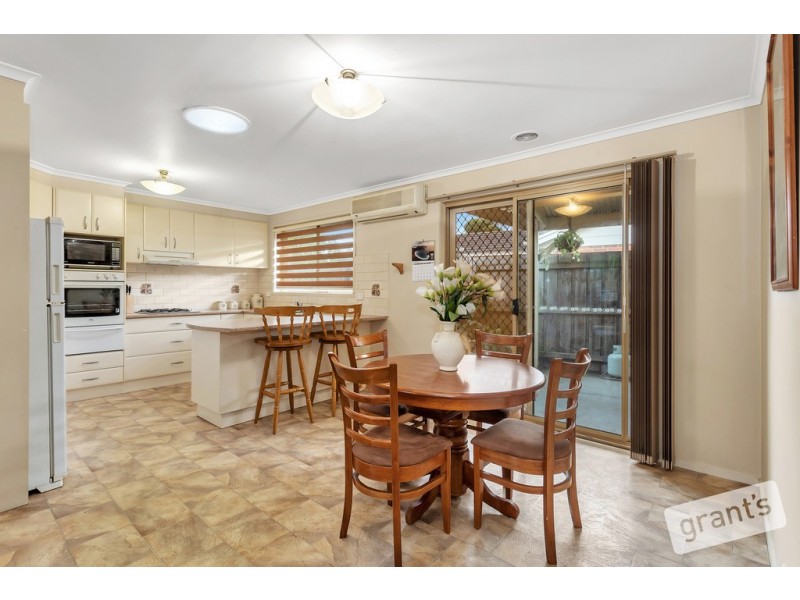 169 Endeavour Drive, Cranbourne North VIC 3977