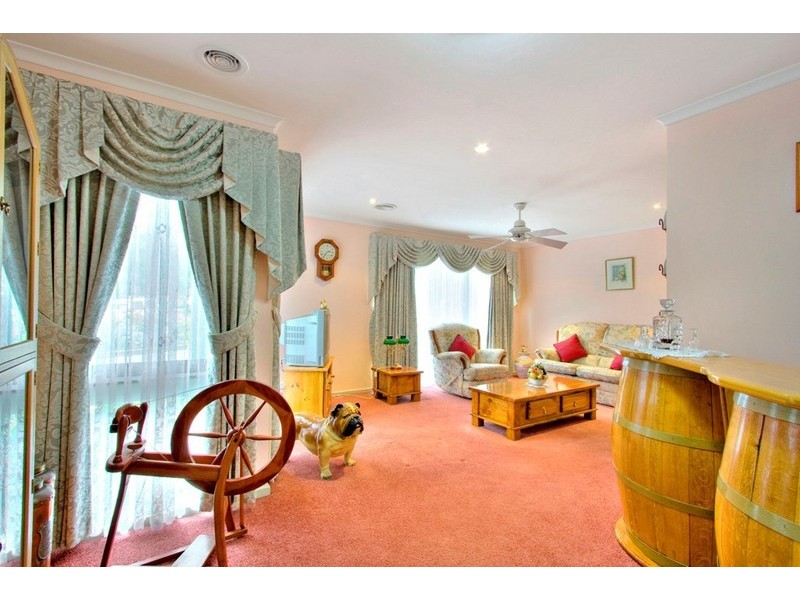 9 Kimberly Court, Berwick VIC 3806