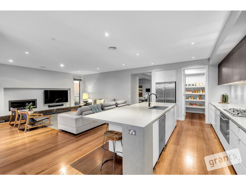 7 Ponds Way, Narre Warren North VIC 3804