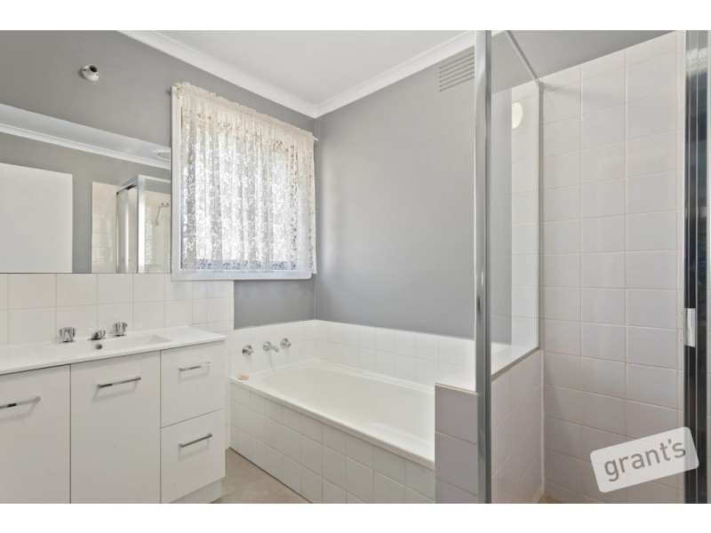 83 Fountain Drive, Narre Warren VIC 3805