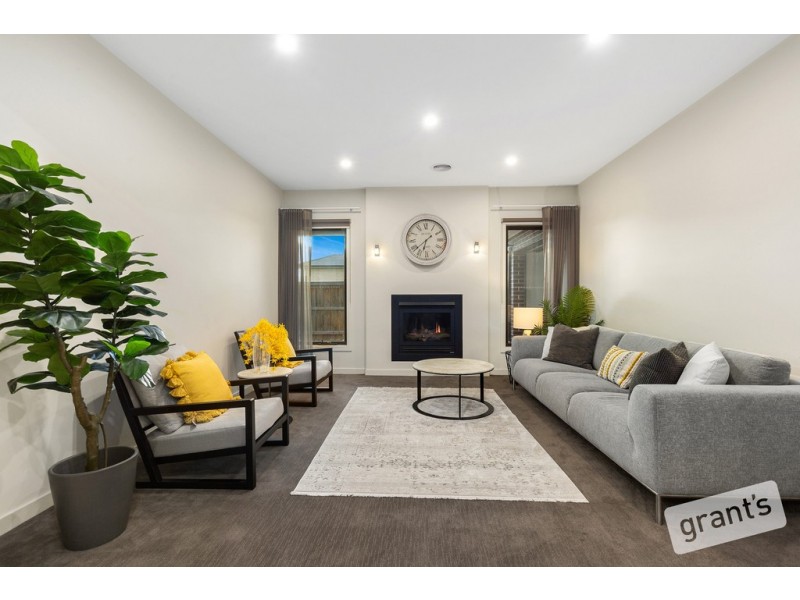 32 Ripplebrook Boulevard, Narre Warren North VIC 3804