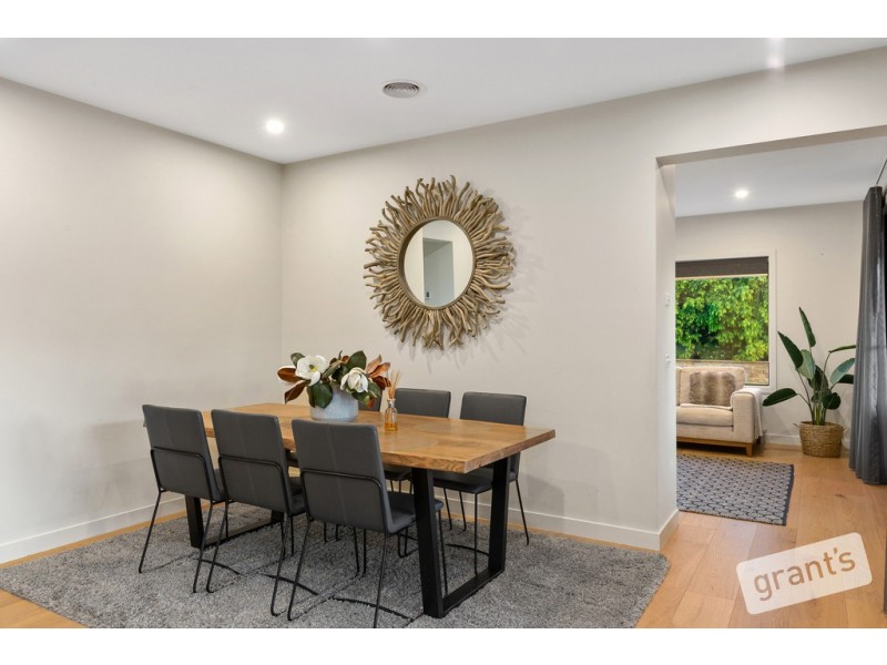 32 Ripplebrook Boulevard, Narre Warren North VIC 3804