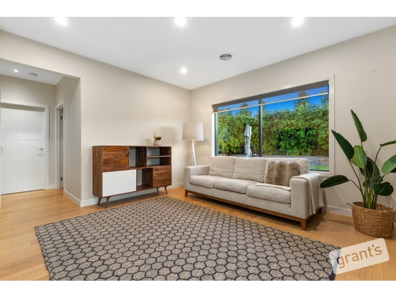 32 Ripplebrook Boulevard, Narre Warren North VIC 3804