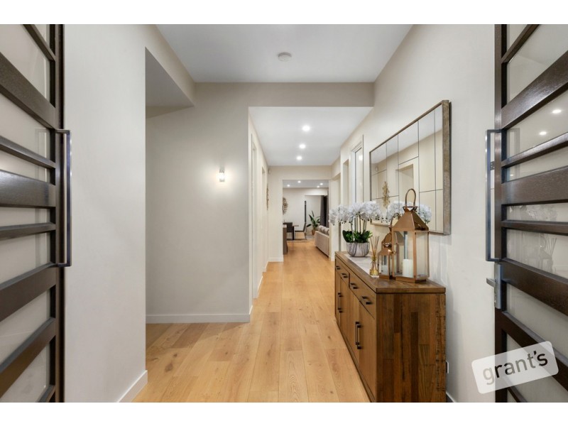 32 Ripplebrook Boulevard, Narre Warren North VIC 3804