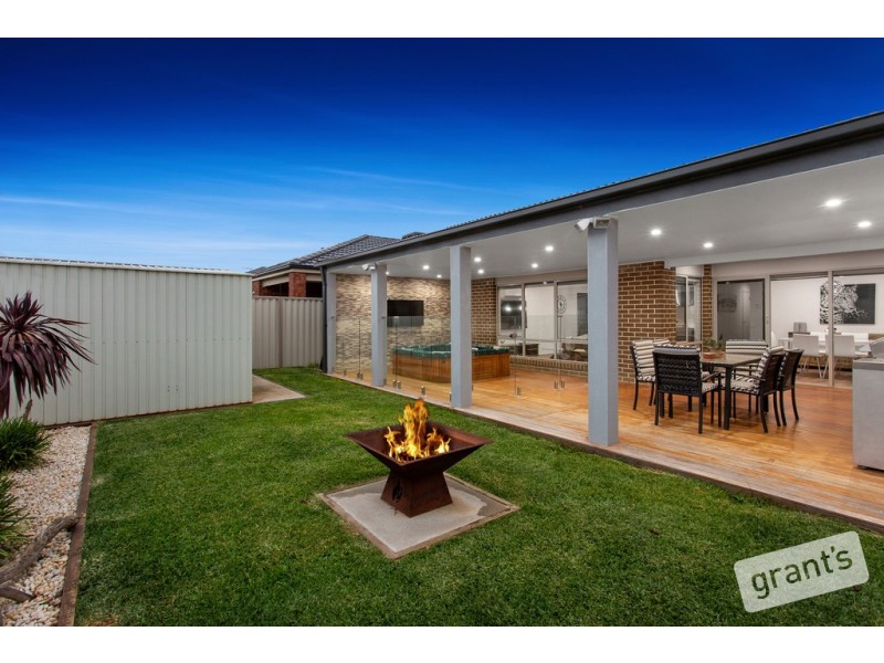 24 Cockatoo Road, Pakenham VIC 3810