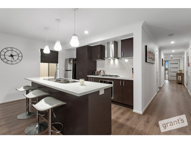 24 Cockatoo Road, Pakenham VIC 3810