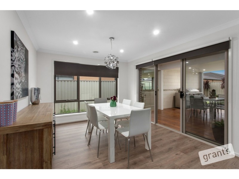 24 Cockatoo Road, Pakenham VIC 3810