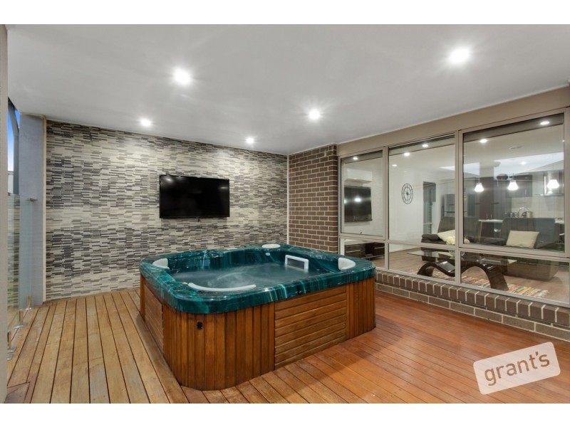 24 Cockatoo Road, Pakenham VIC 3810