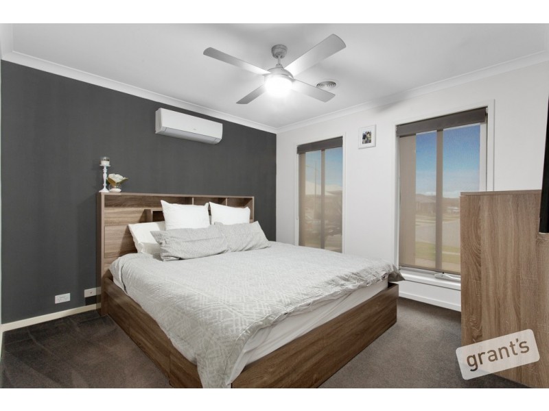 24 Cockatoo Road, Pakenham VIC 3810