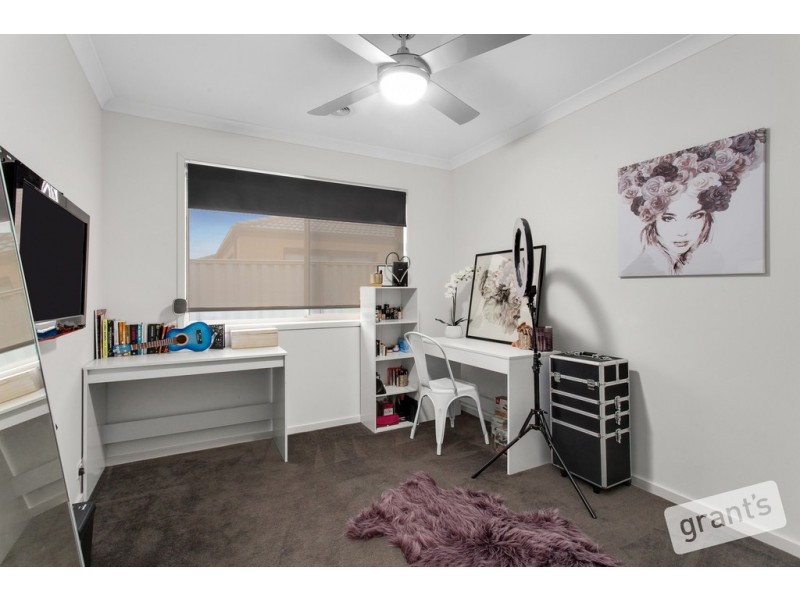 24 Cockatoo Road, Pakenham VIC 3810