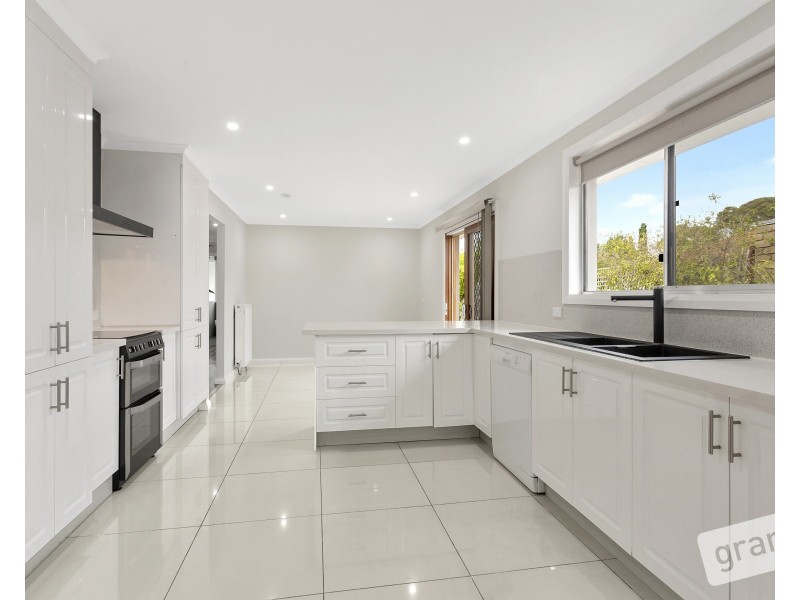 4 Trentwood Road, Narre Warren VIC 3805