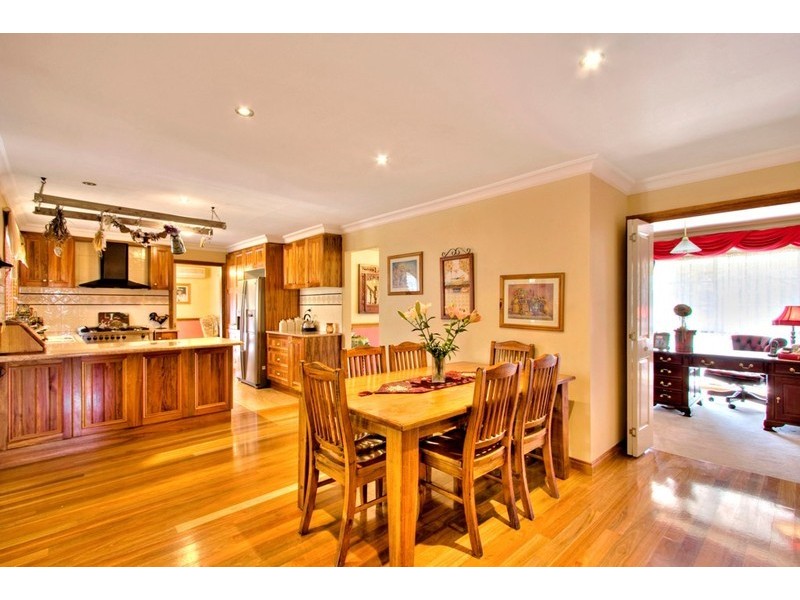 123 David Collins Drive, Endeavour Hills VIC 3802