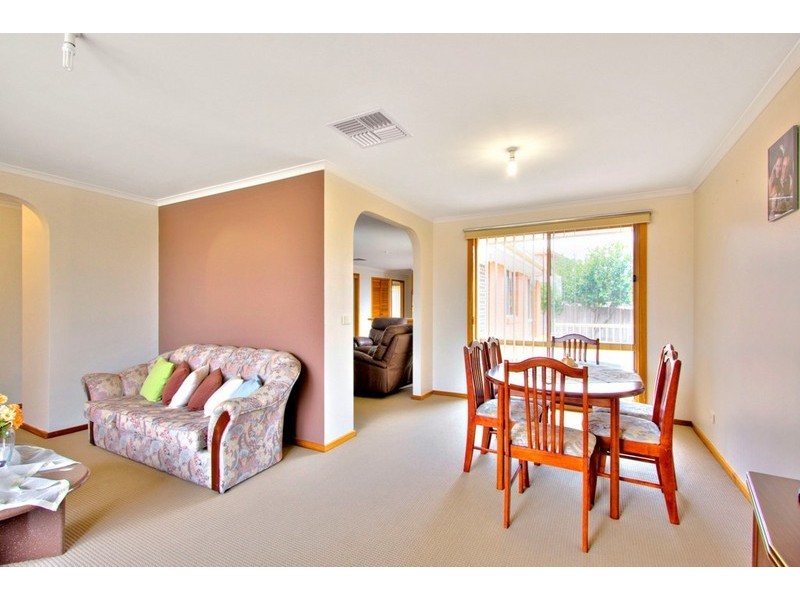 13 Henlow Rise, Hallam VIC 3803