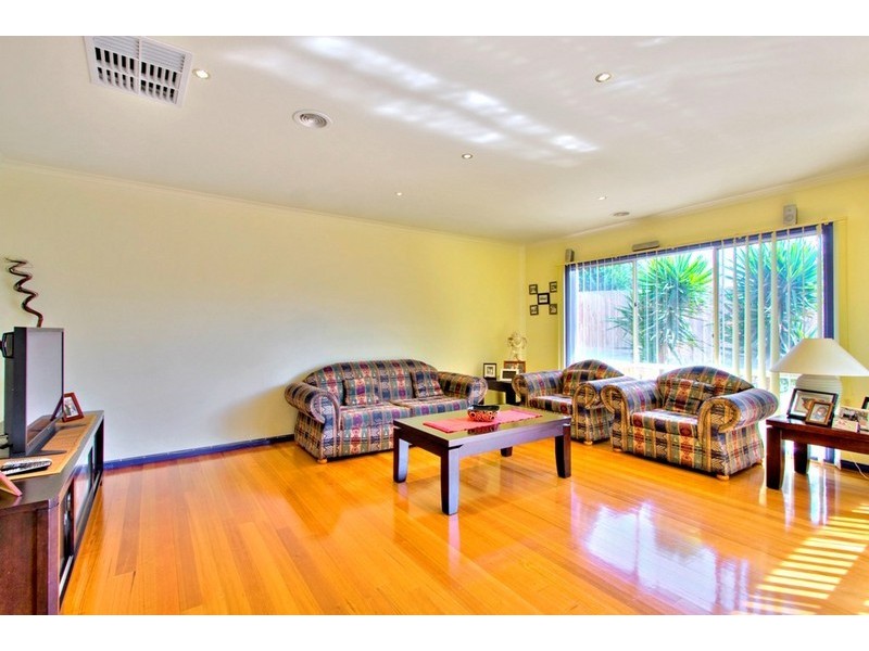 25 London Crescent, Narre Warren VIC 3805