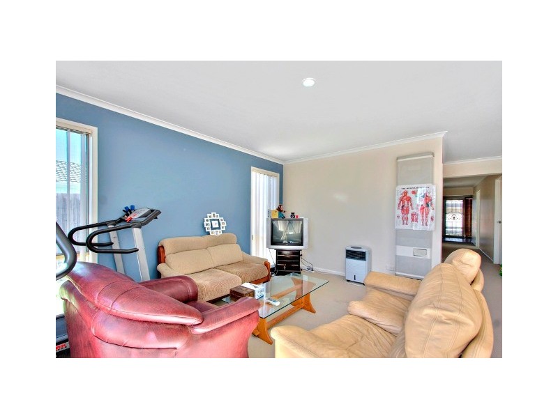 76 Harold Keys Drive, Narre Warren South VIC 3805