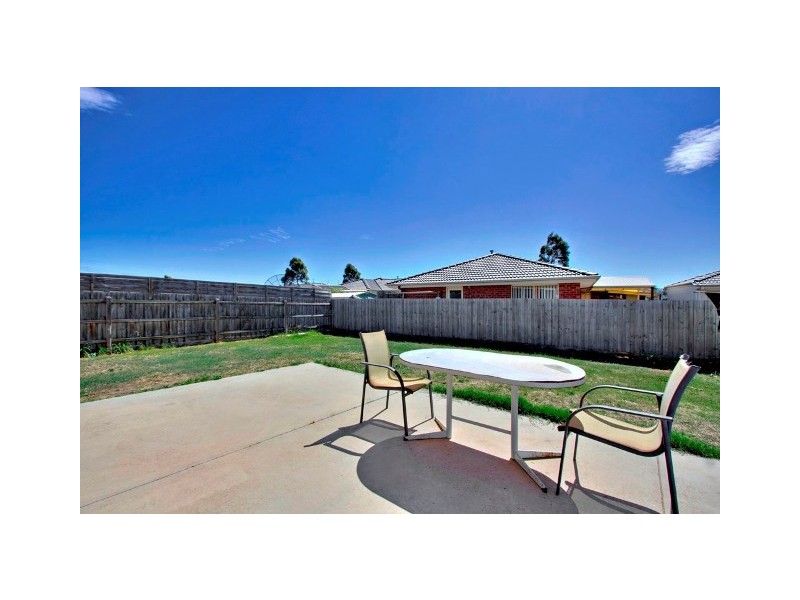 76 Harold Keys Drive, Narre Warren South VIC 3805