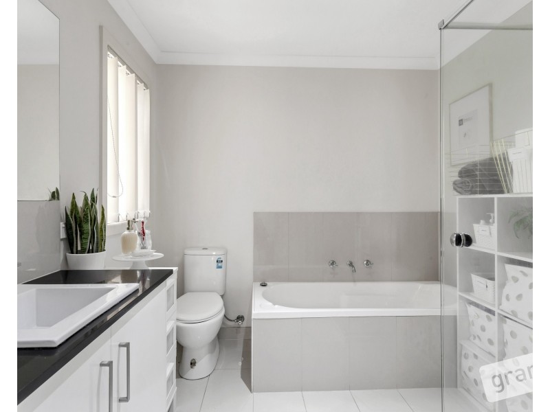 7/2-4 Edinburgh Drive, Beaconsfield VIC 3807