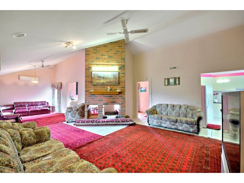 44 Tomasetti Crescent, Narre Warren VIC 3805