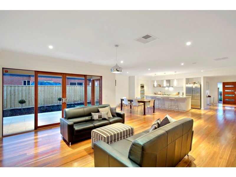 13 Bernly Boulevard, Berwick VIC 3806