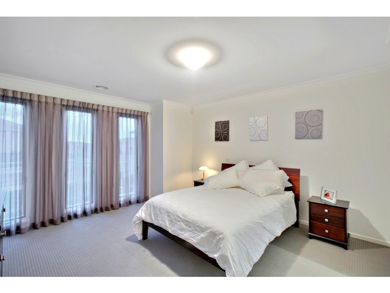 13 Bernly Boulevard, Berwick VIC 3806