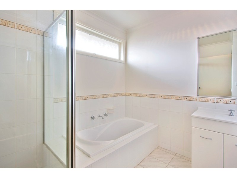 35 Fountain Drive, Narre Warren VIC 3805